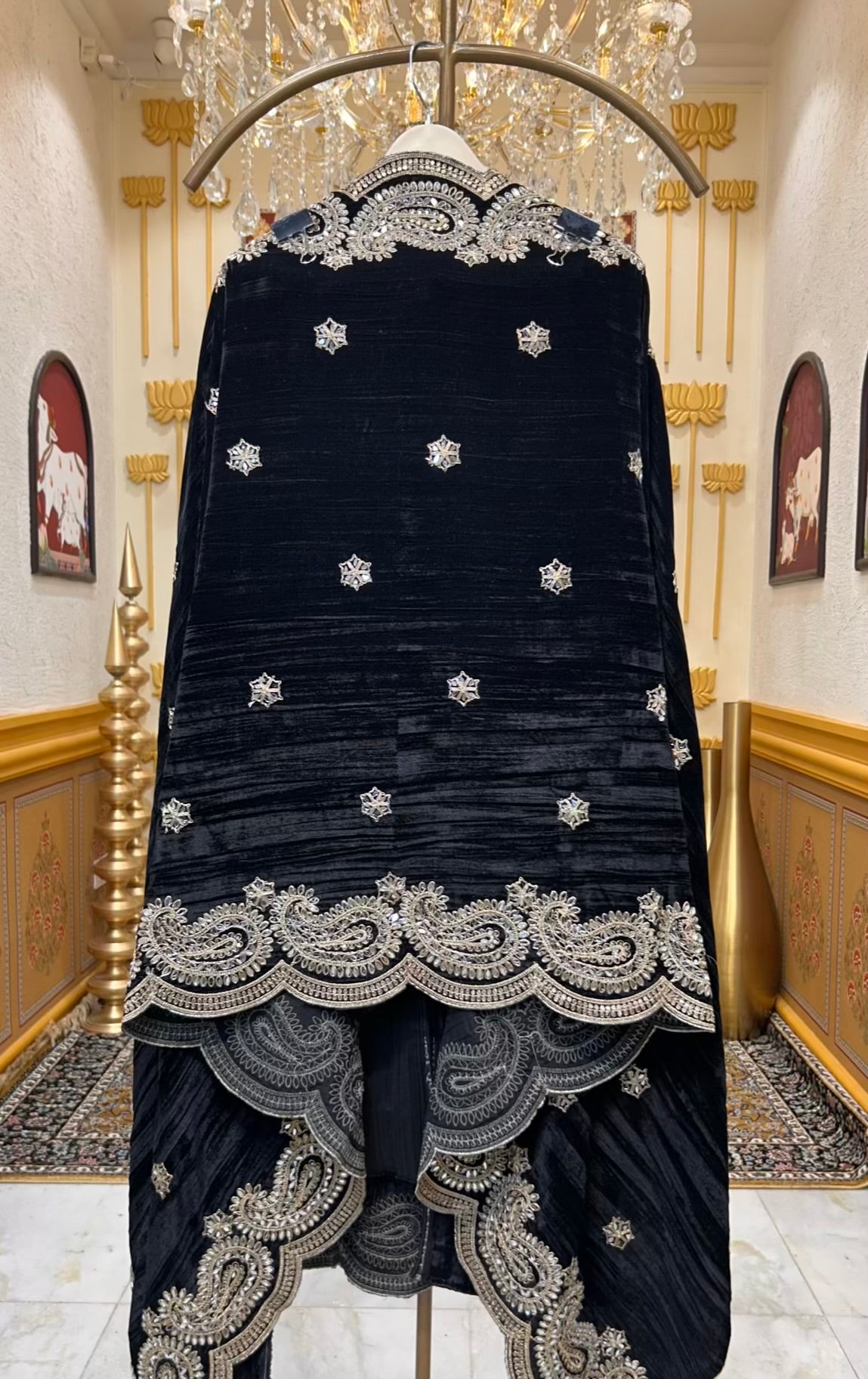 Zayrah Velvet Suit (Black)