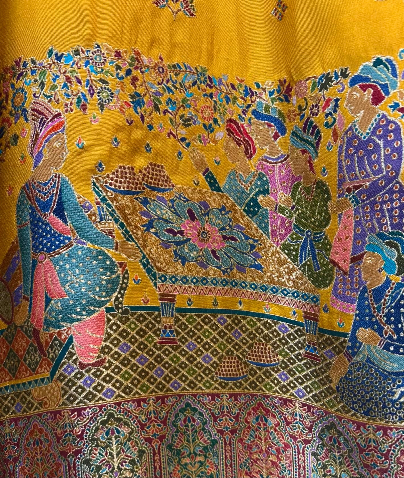 Sarnooré Woven Taj Suit (Yellow)