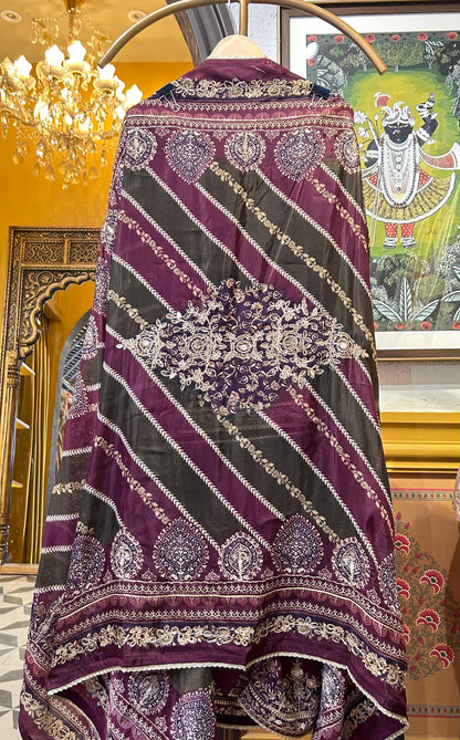 Aurisse Royale Crêpe Suit