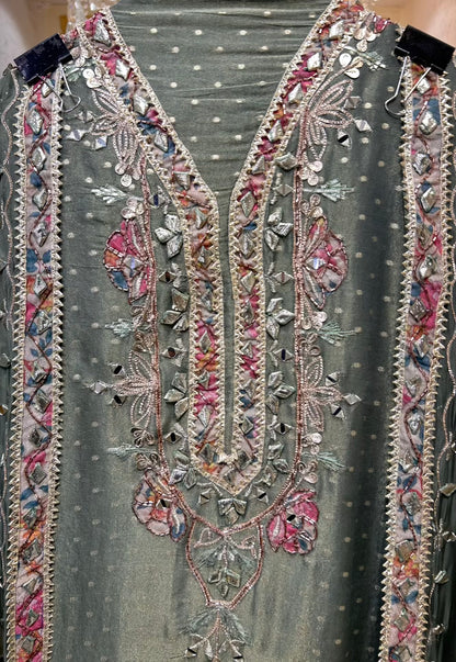 Zarvani Sheesha Veil Suit (Mehendi Green)