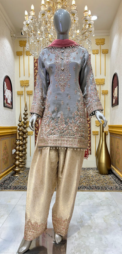 Dilruba Farshi Suit