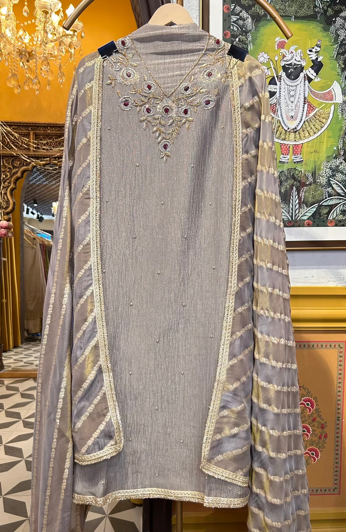 Naaz-e-Kinnari (Silver Grey)