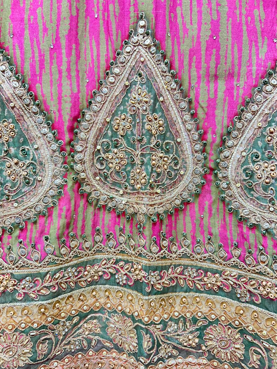 Ruhviana Mul Suit