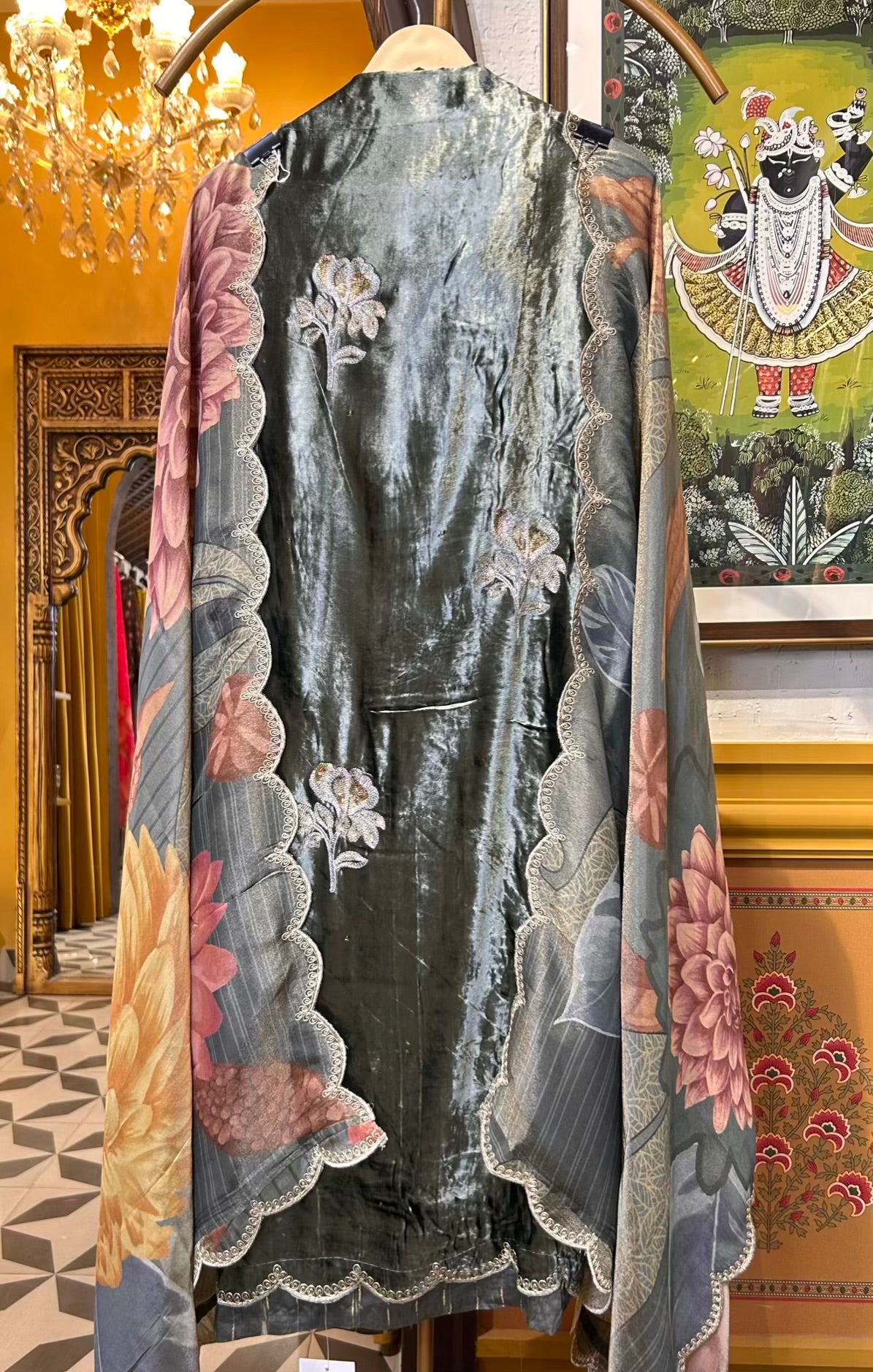 Zarmina Velvet Suit (Silver Grey)