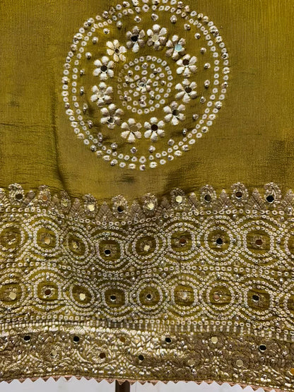 Saanjh Chinnon Loom Suit (Green)