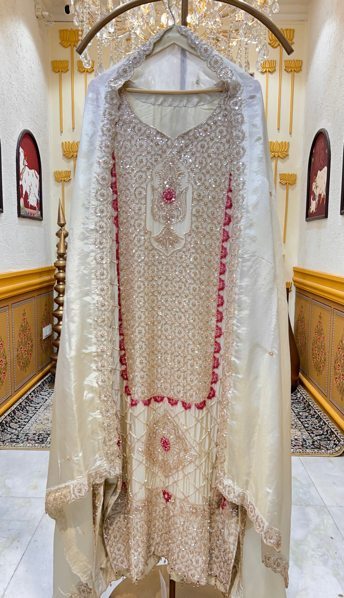 Vihana Cutdana Silk Suit
