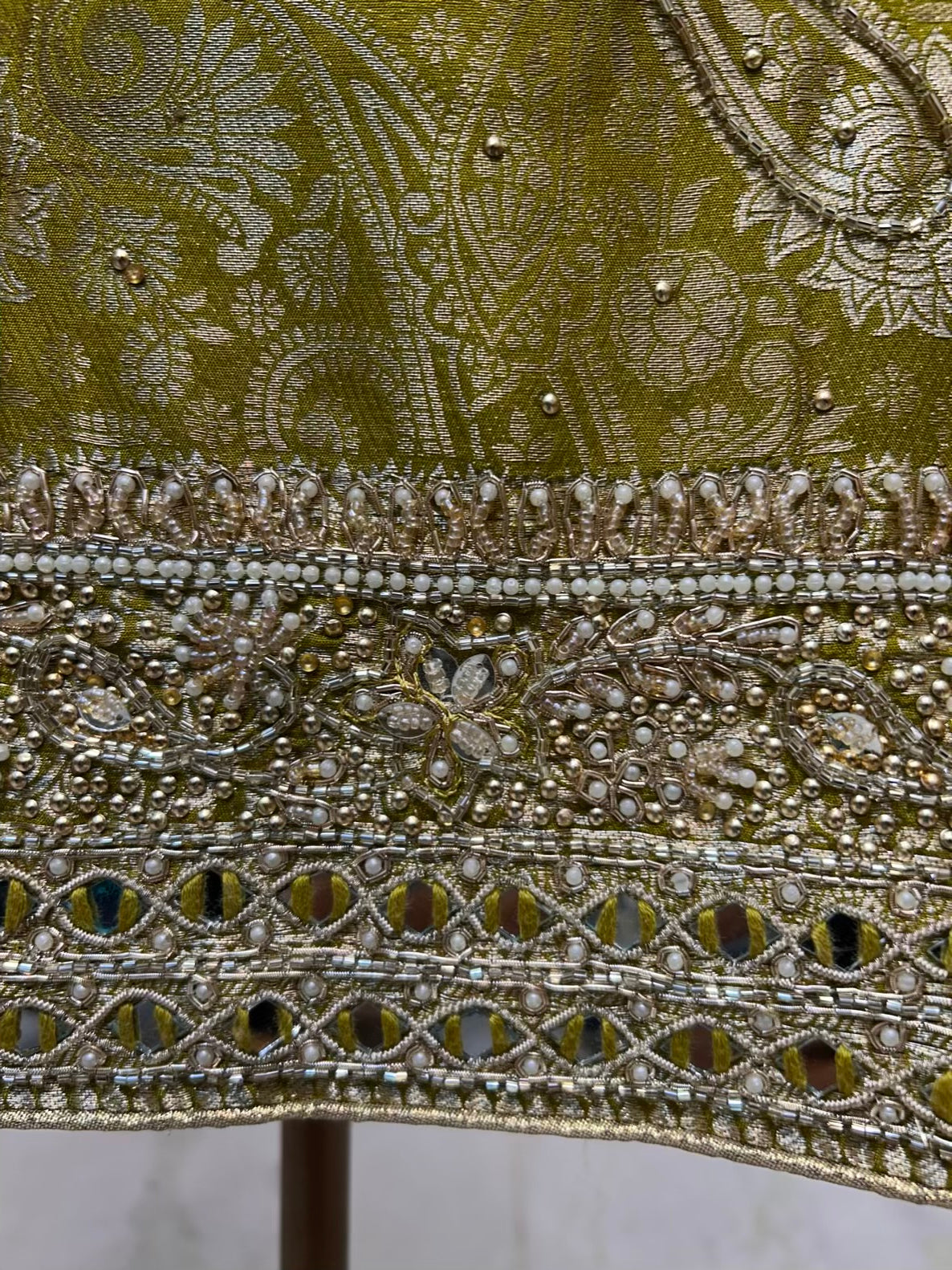 Zayraani Moti Aaina Suit (Green)