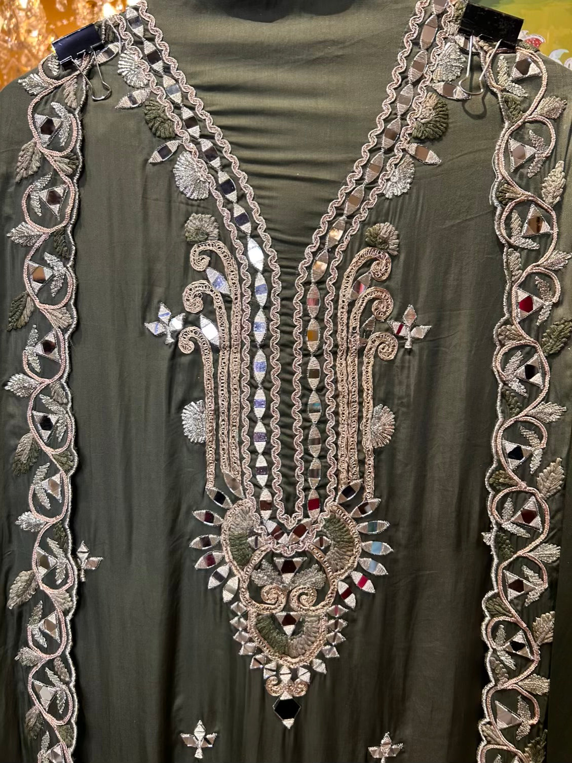 Noor-é-Gulshan (Green)