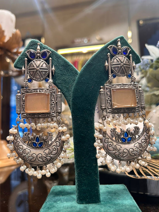 Aarash Earrings (Peach)