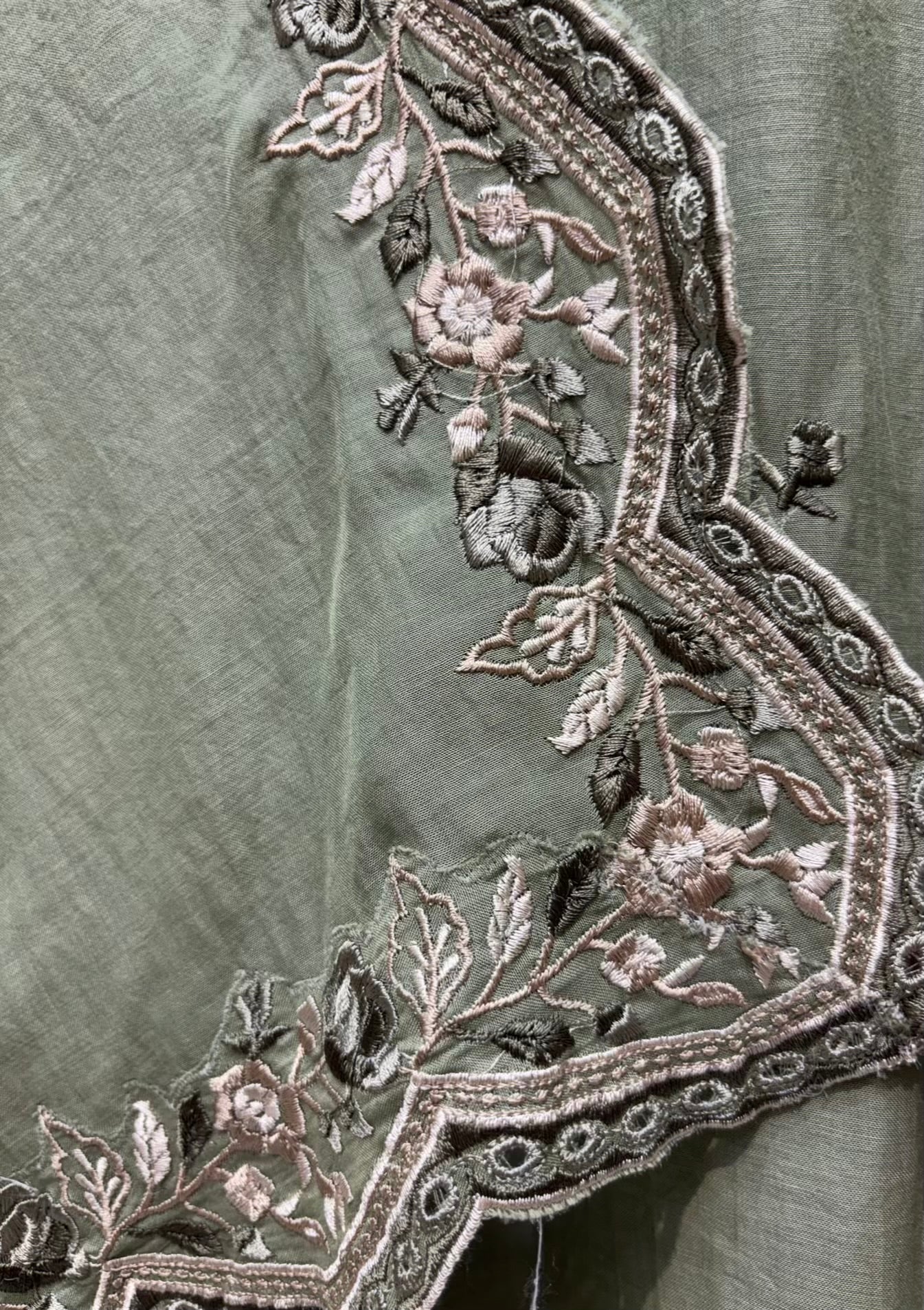 Meher Thread Patch Chanderi Suit