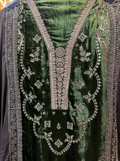 Inaya-é-Velvet Suit (Green)