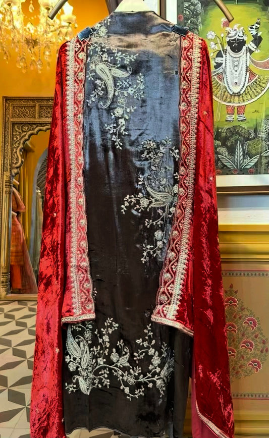 Noormira Velvet Suit (Silver Grey)