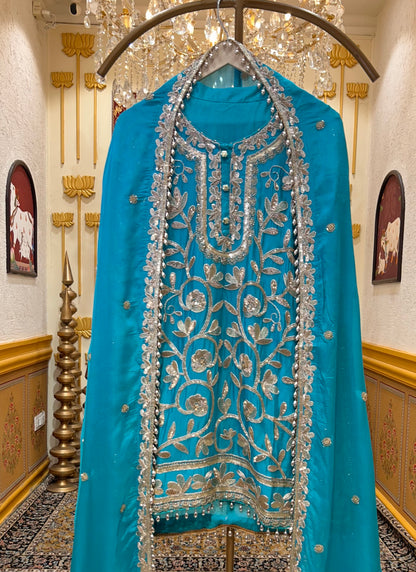 Gulnaar Afreen Gharara Set