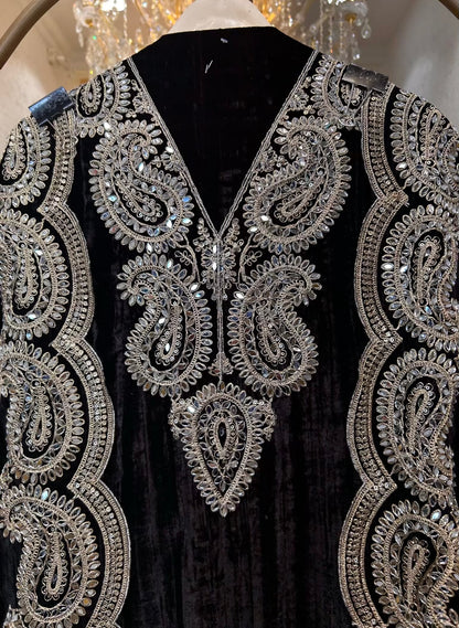 Zayrah Velvet Suit (Black)