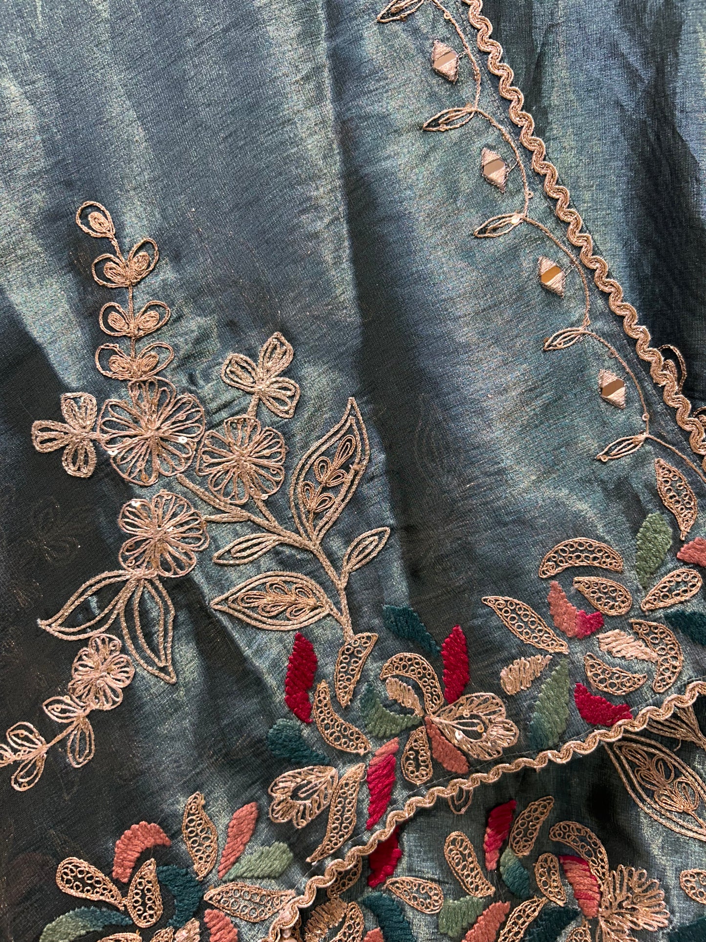 Sunehri Noor Organza Suit