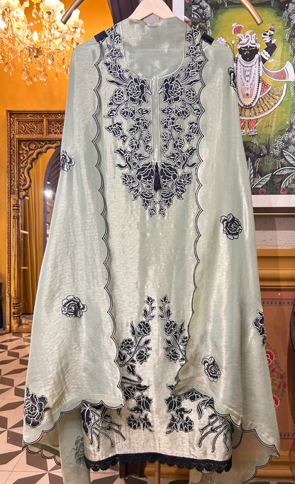 Shabhnami Appliqué Suit (Green)