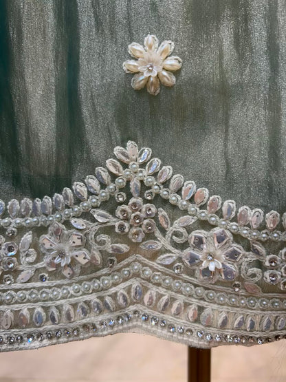Naayra Karigari Élan Suit (Olive Green)