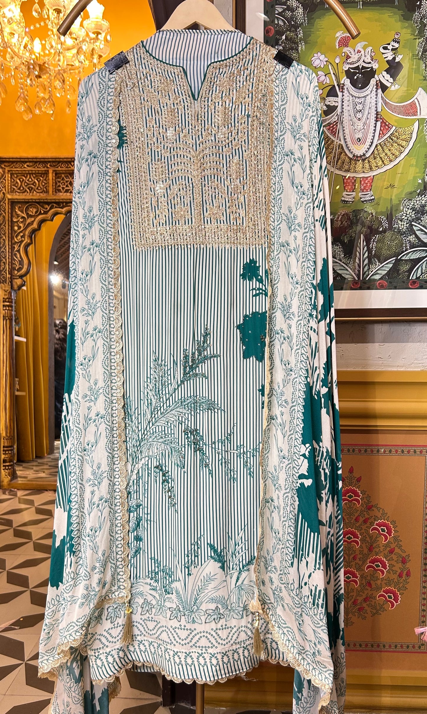 Zarqash Crêpe Suit