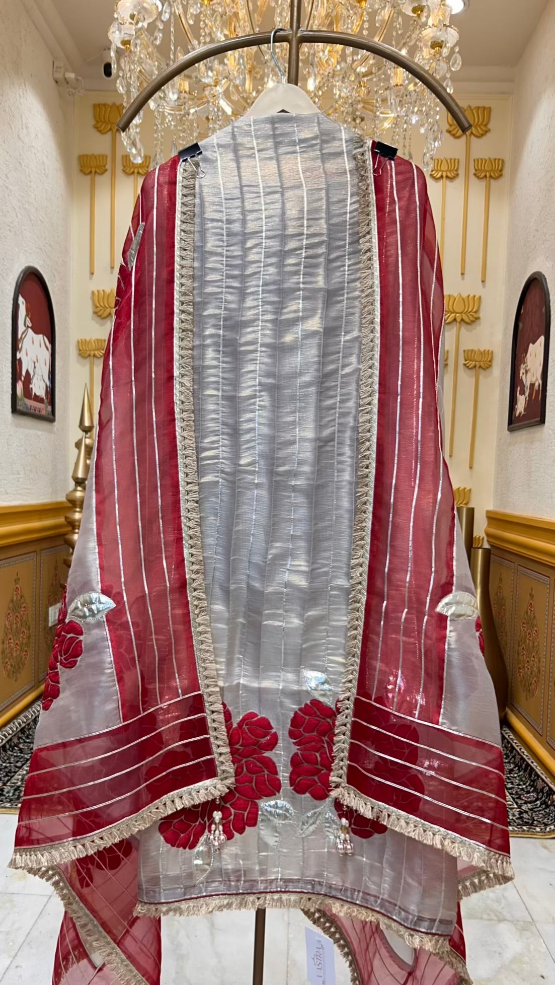 Ariyah Appliqué Élan Suit (Ivory & Red)