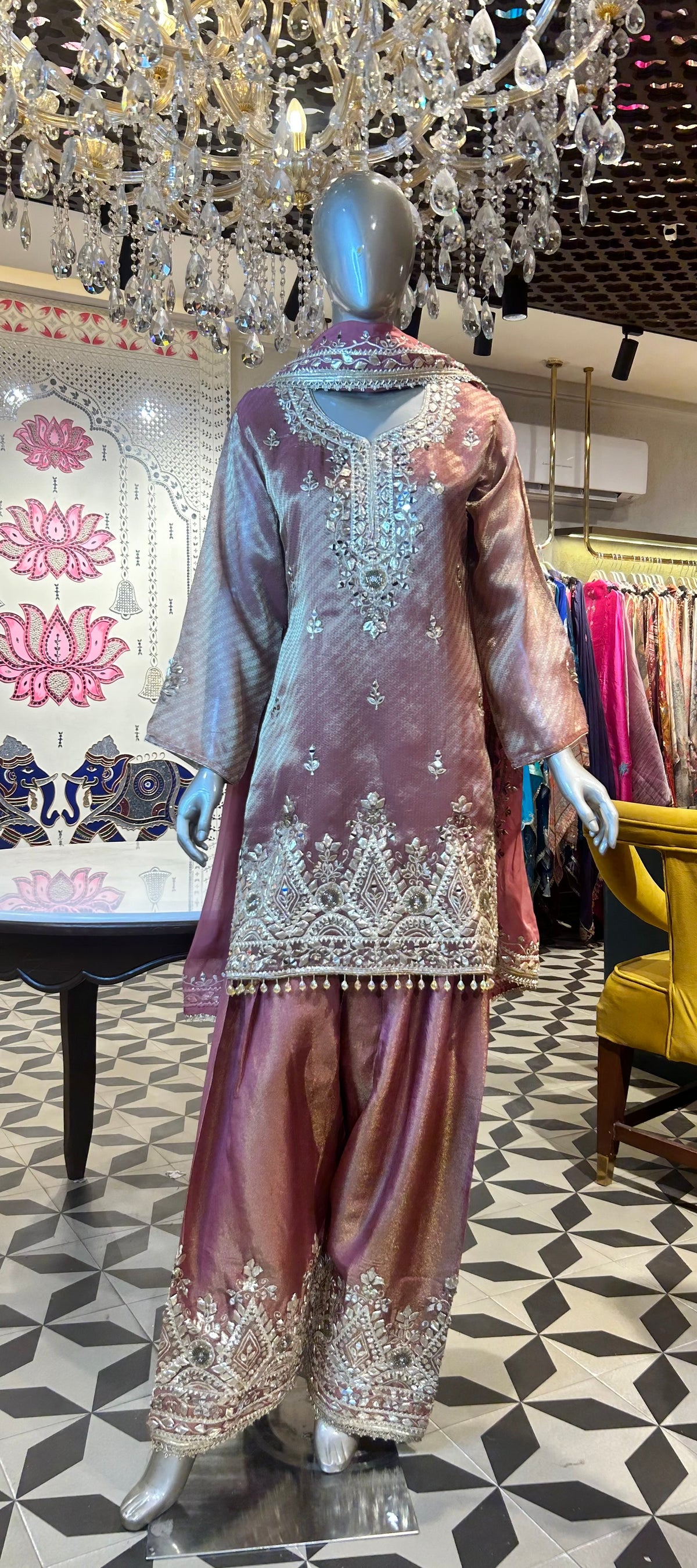 Mehrvielle Farshi Suit