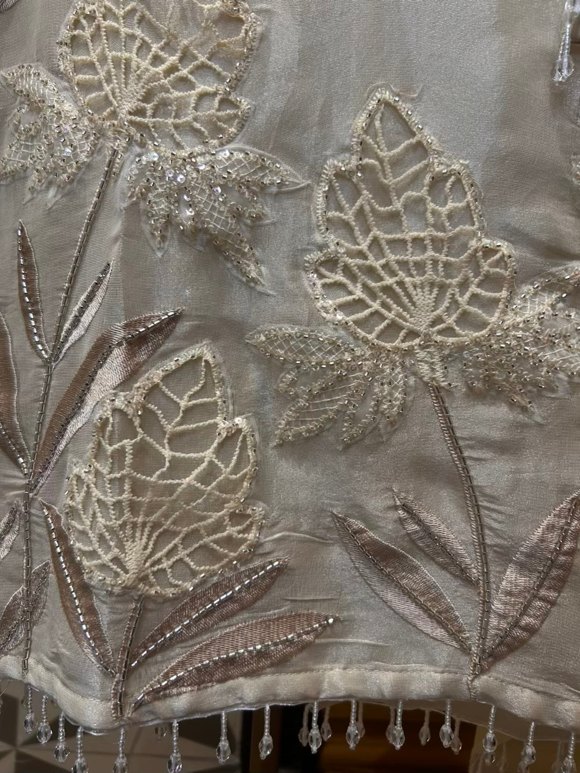 Zarina-é-Noor (Ivory)