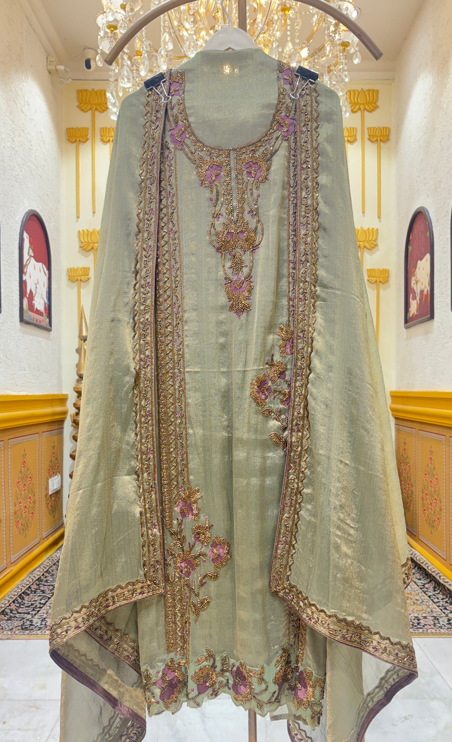 Roshnara Threads Suit
