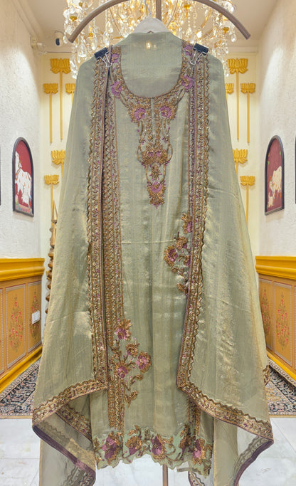 Roshnara Threads Suit