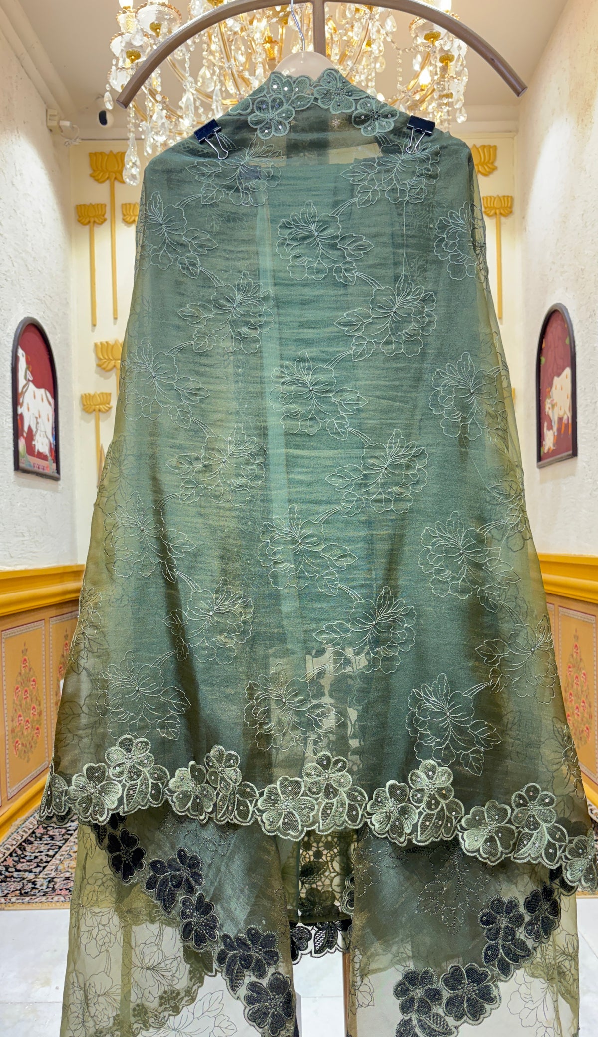 Ruhzeen Pakistani Suit