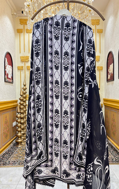 Noor Élan Crepe Suit