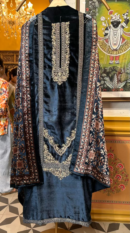 Hoorain-é-Velvet Suit (Peacock Blue)