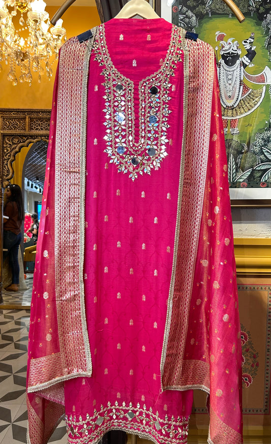 Noor-e-Afreen (Magenta)
