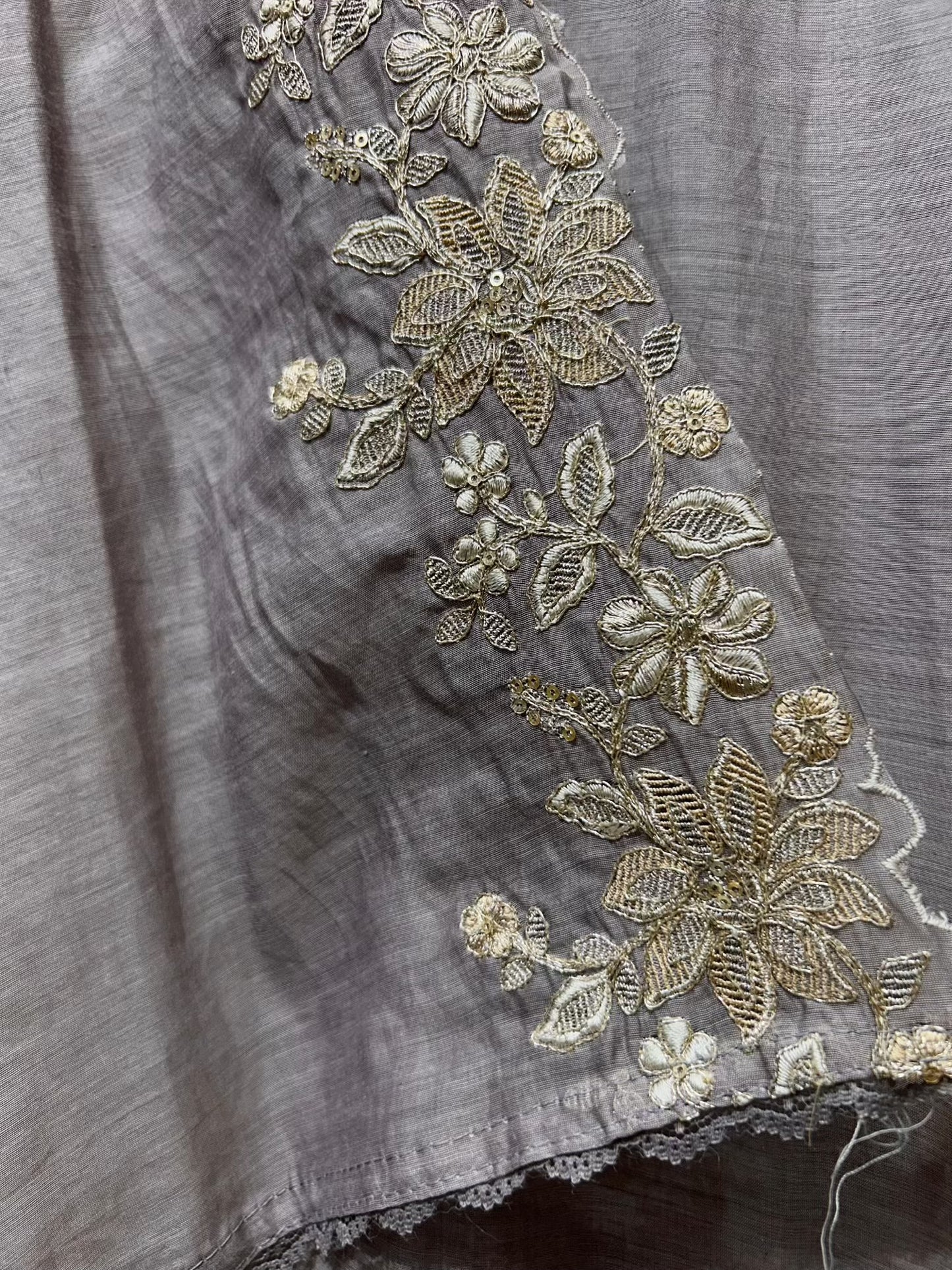 Aavira Mul Chanderi Suit (Grey)