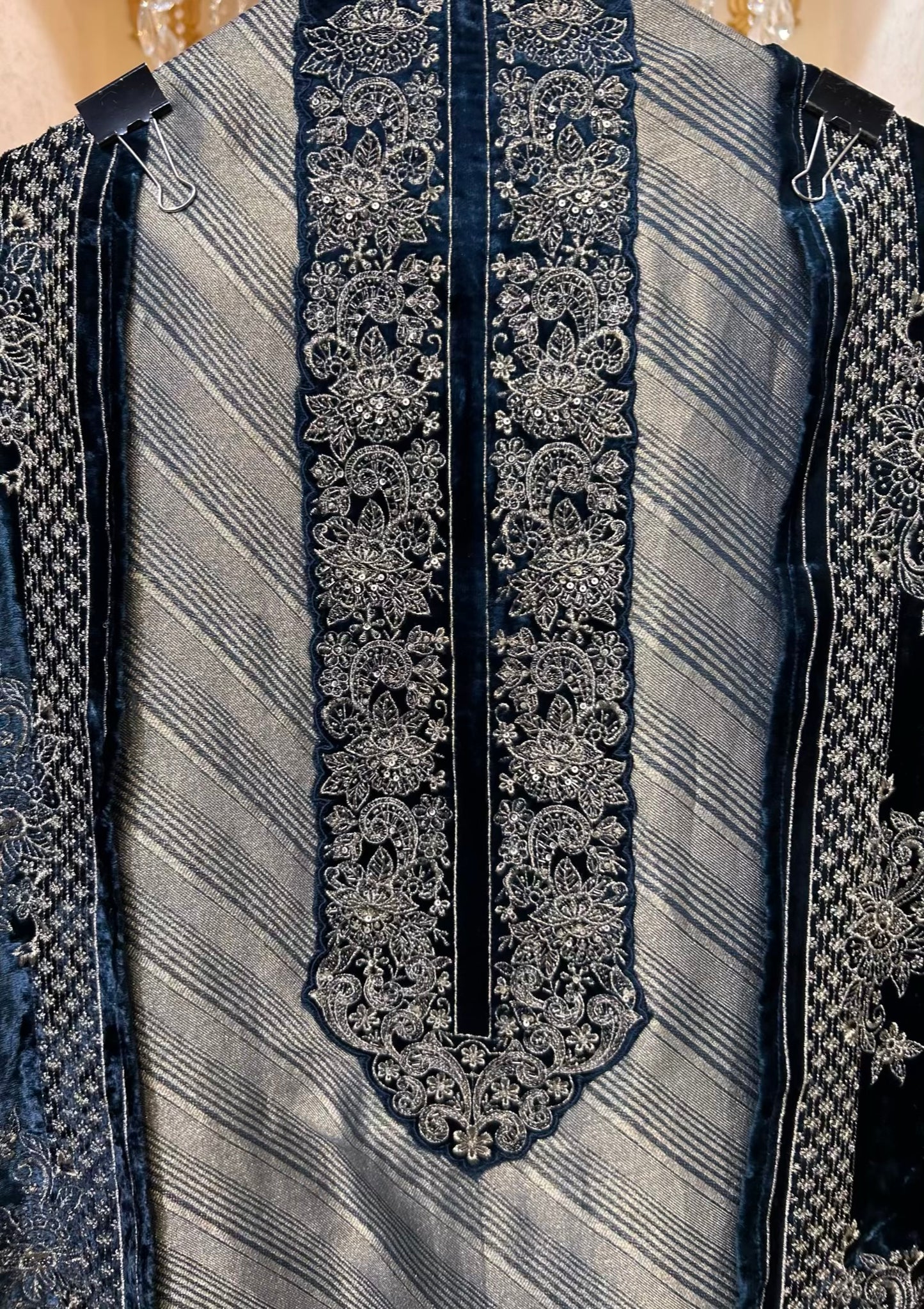 Zarwaab Banarasi Élan Suit (Blue)