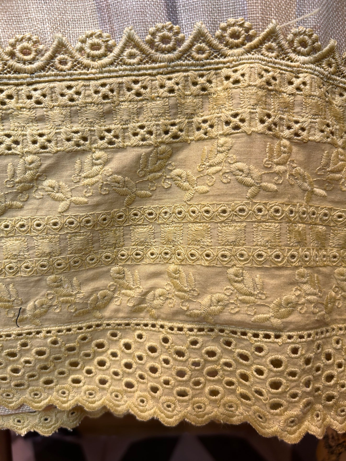 Tvarita Linen Suit (Yellow)