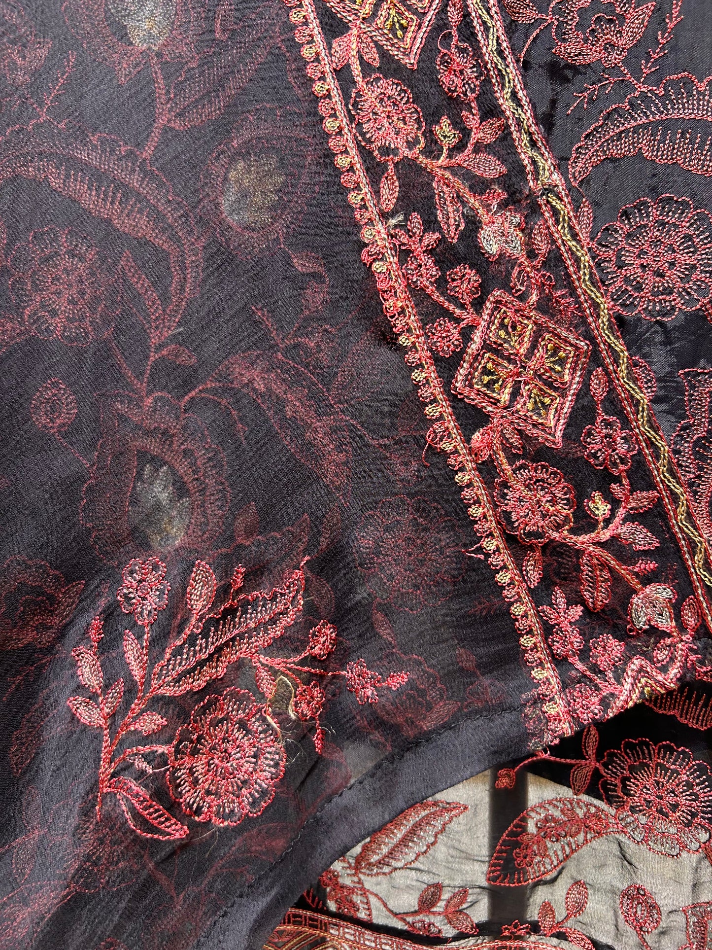 Aarifa Threadveil Suit (Black)