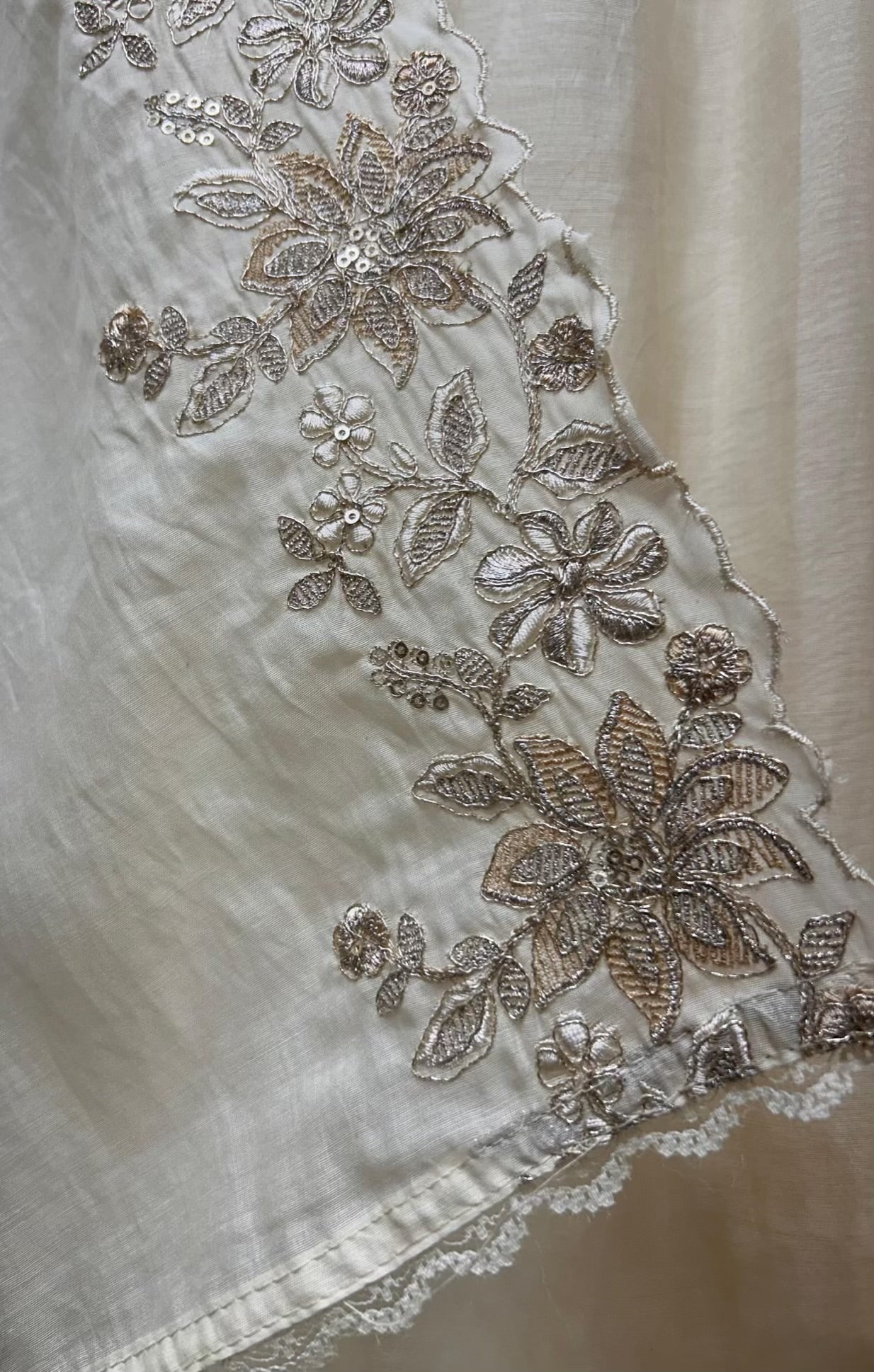 Aavira Mul Chanderi Suit (Ivory)