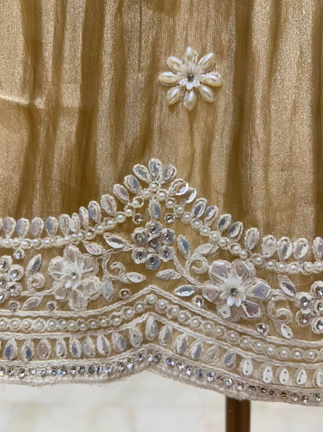 Naayra Karigari Élan Suit (Beige)