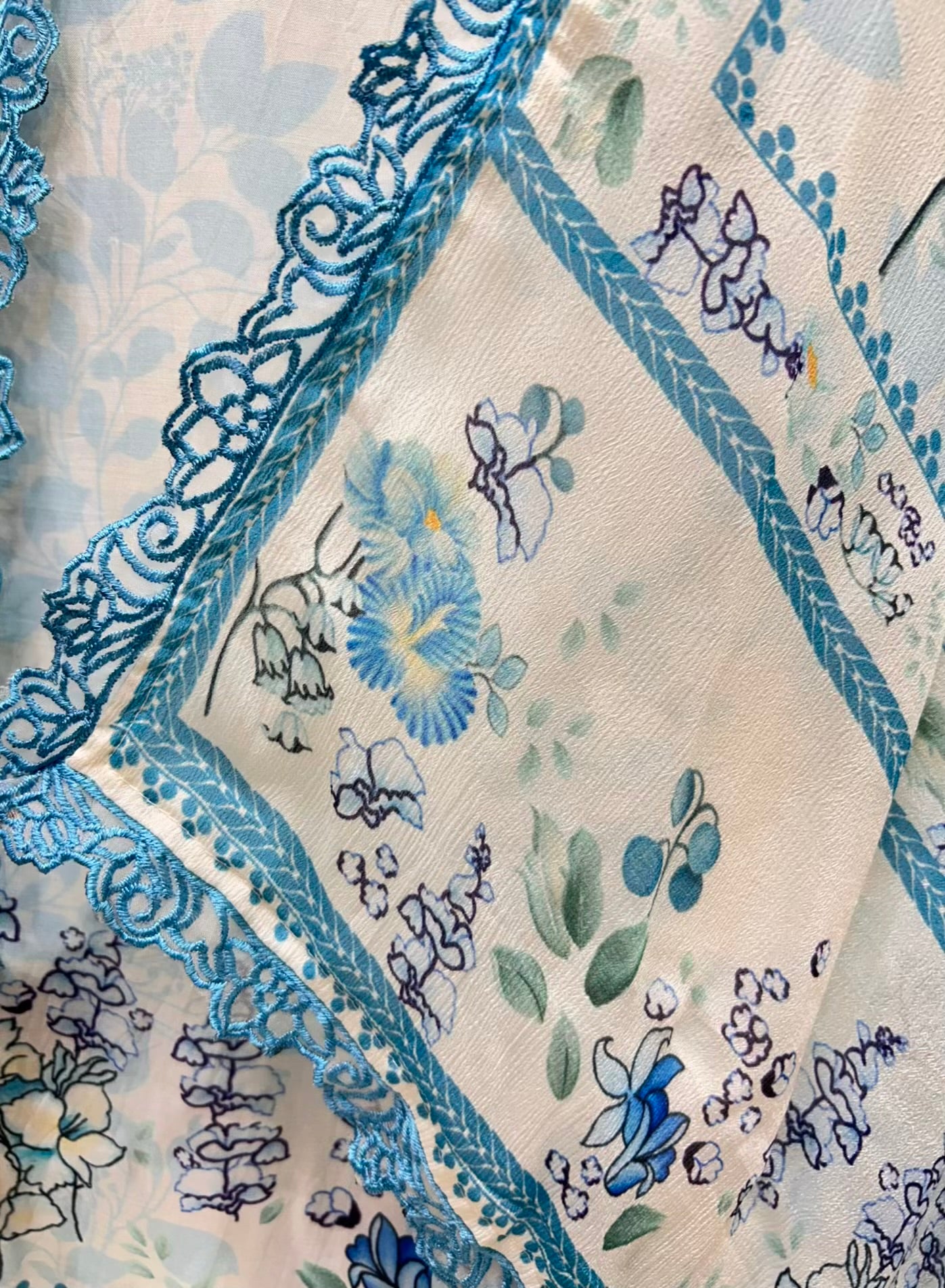 Elara Print Veil Suit (White & Blue)