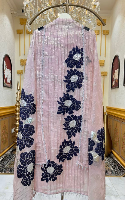 Naqshéa Appliqué Suit (Peach)