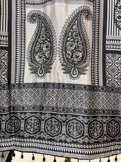 Mehrya Silk Aabroo Suit