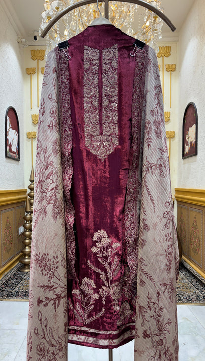Veloura Noor Suit