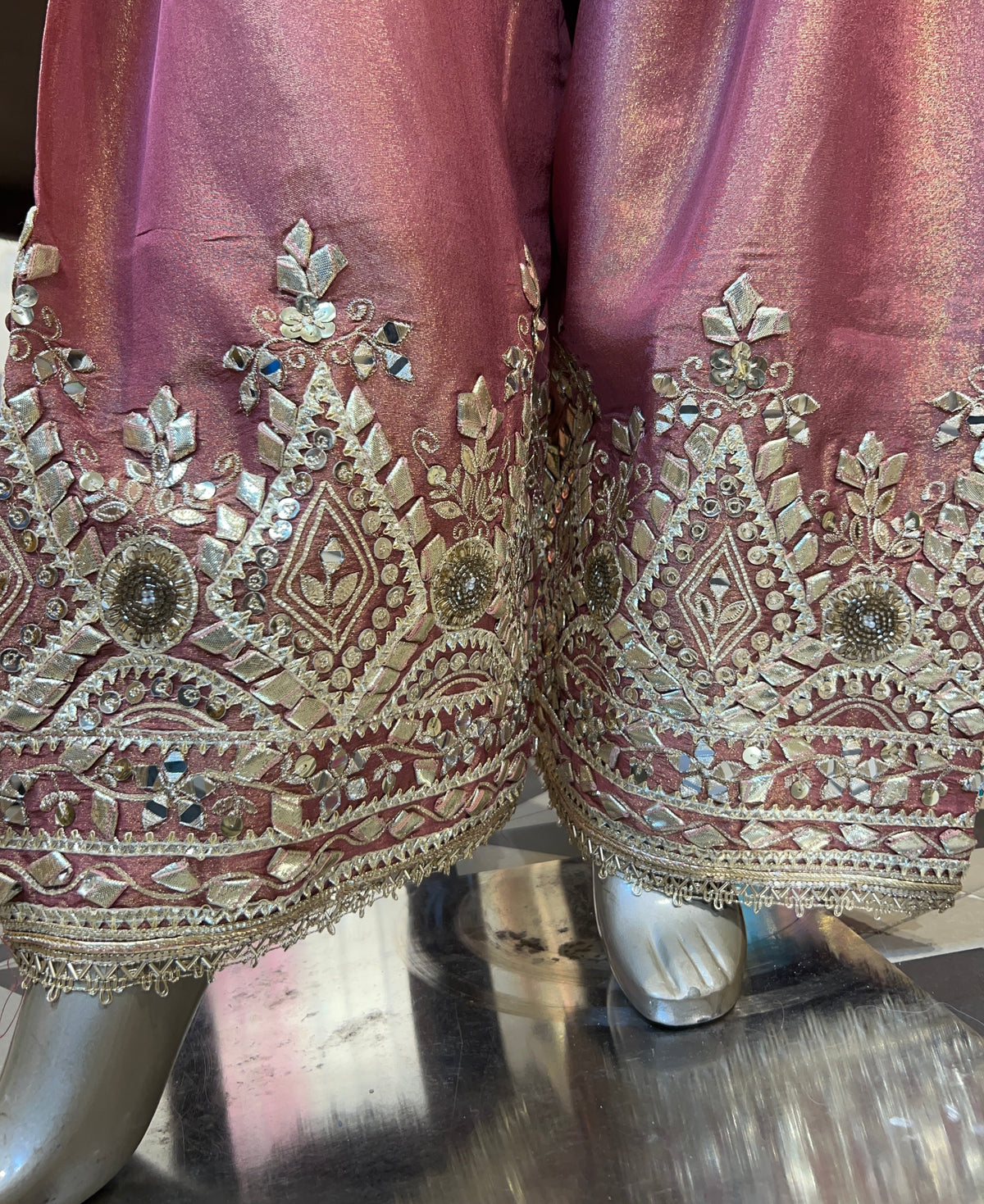 Mehrvielle Farshi Suit