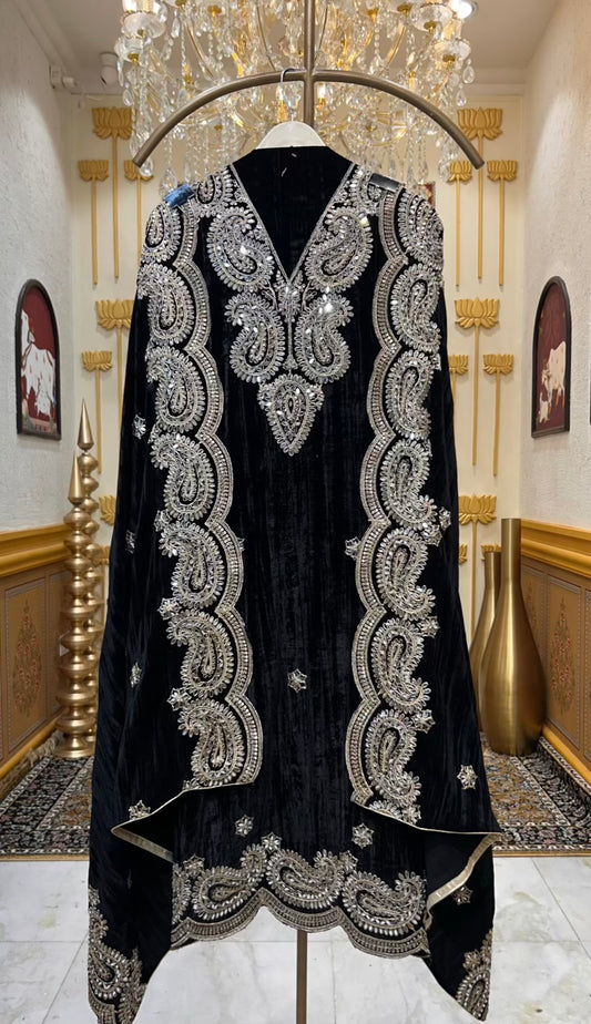 Zayrah Velvet Suit (Black)