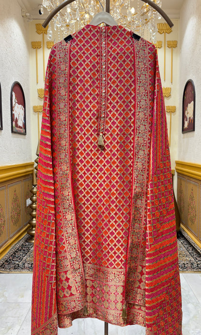 Banarika Royale Suit