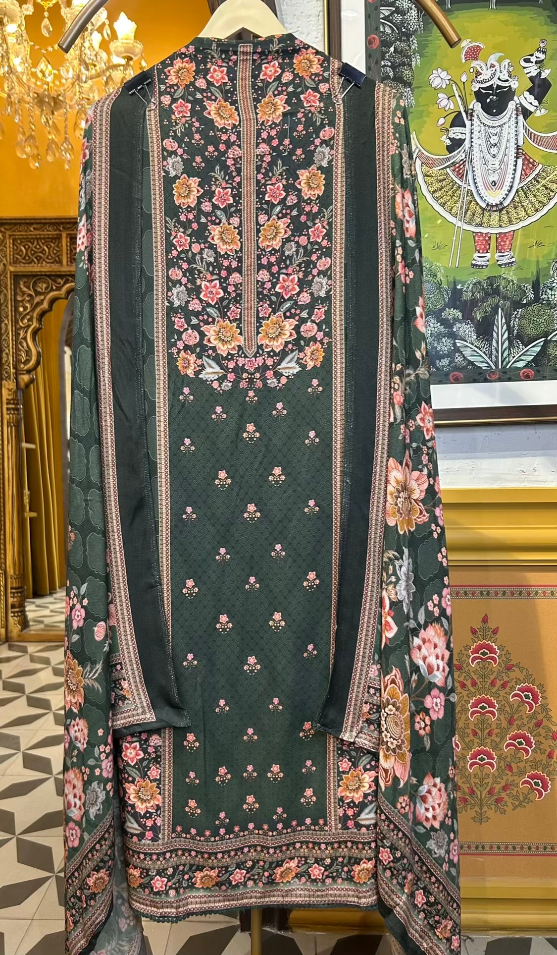 Mahira-é-Pashm Suit (Green)