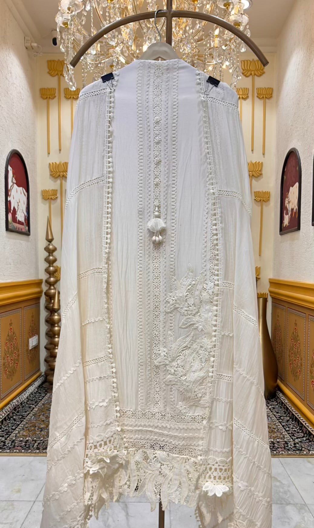Aamira Dori Moti Mul Suit