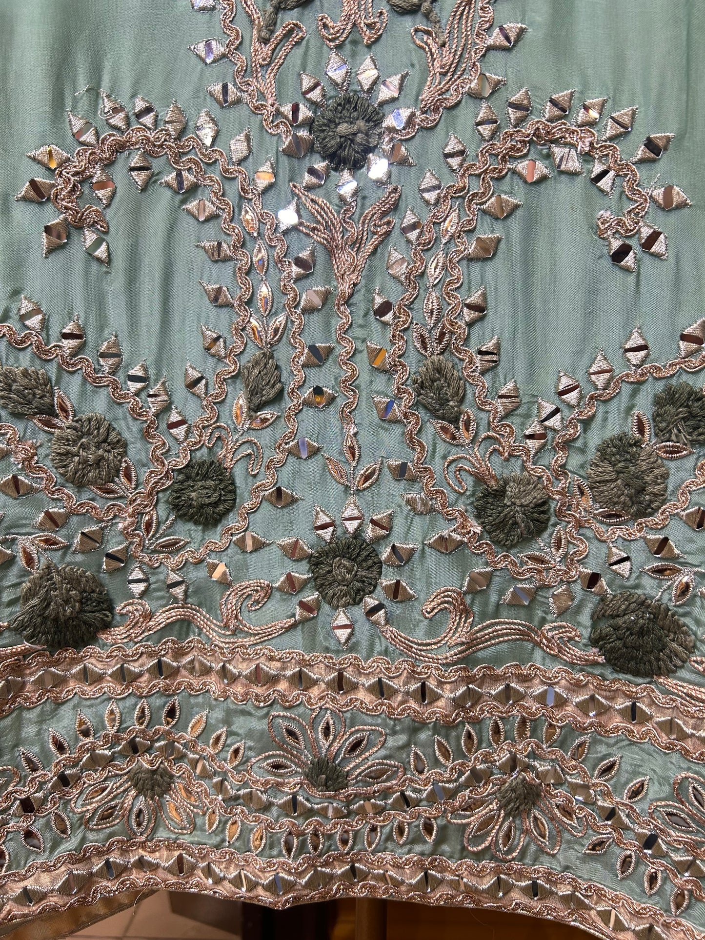 Zarreen Adaa Silk Suit (Green)