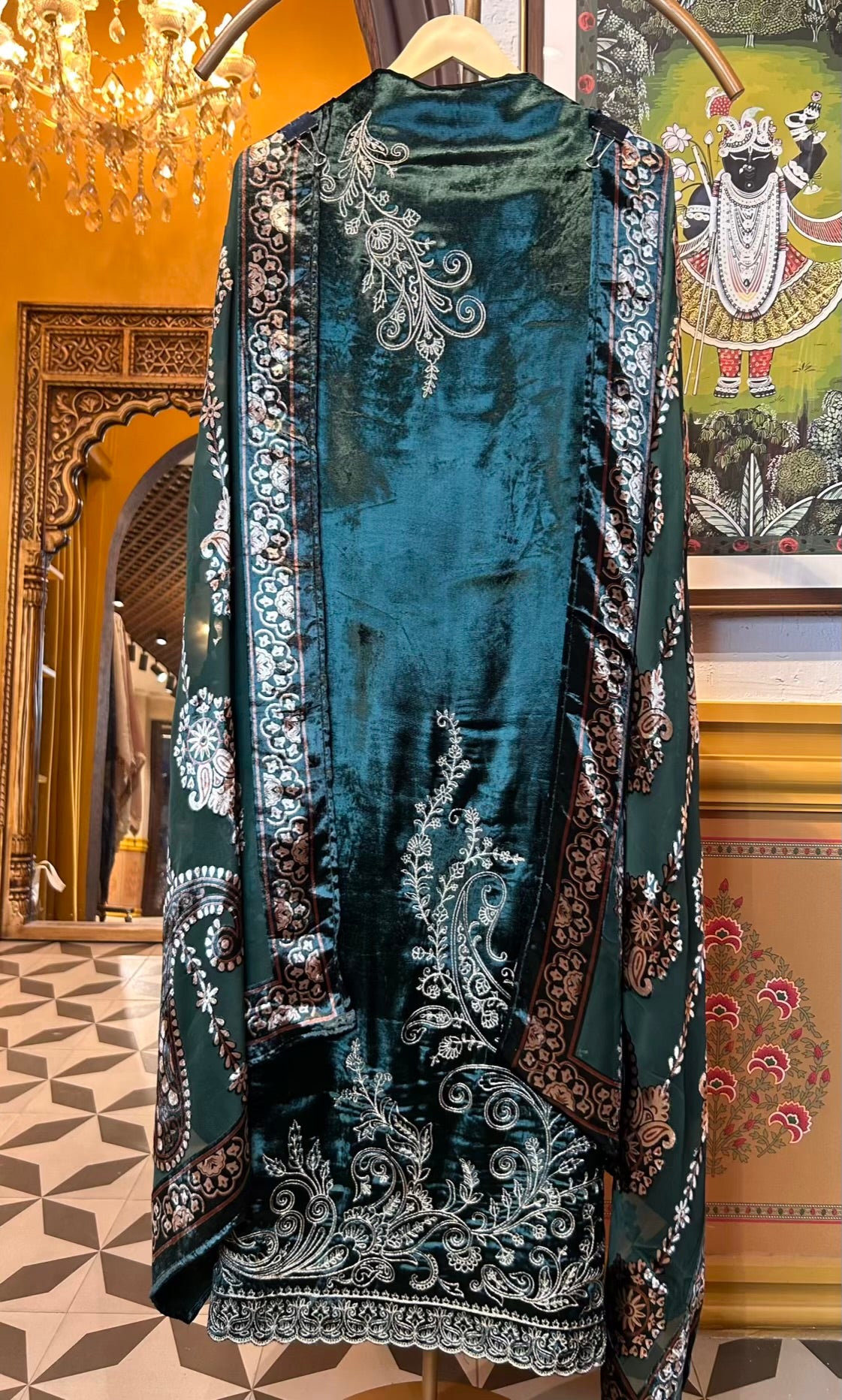 Velvasa Brocade Suit (Green)