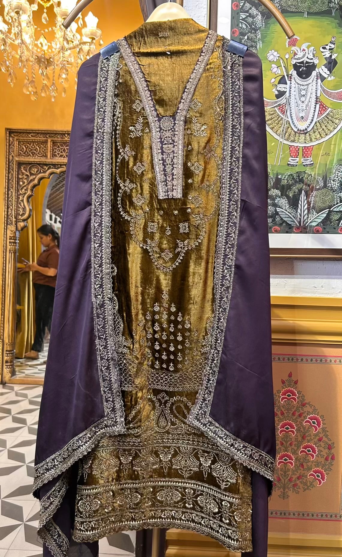 Inaya-é-Velvet Suit (Brown)