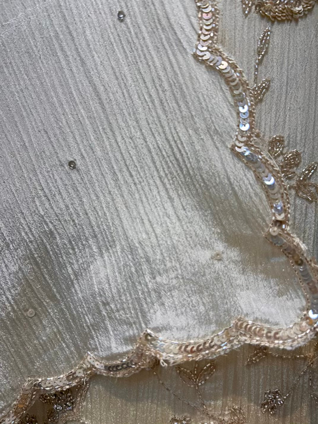 Ruhira Crushed Élan Handwork Suit